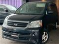 2004 Toyota Noah
