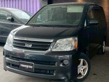 2004 Toyota Noah