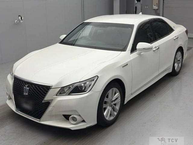 2013 Toyota Crown Hybrid