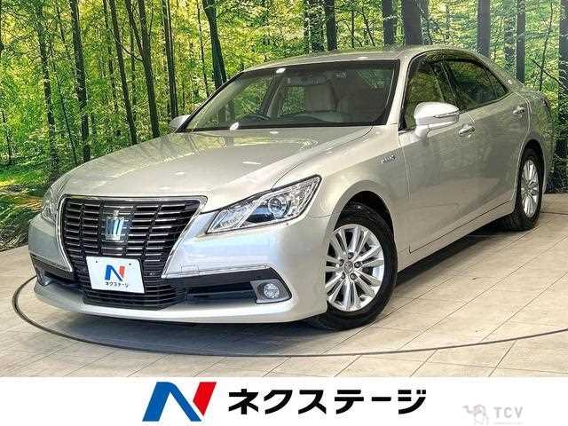 2013 Toyota Crown Hybrid