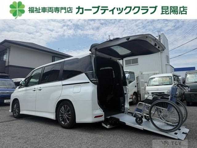 2025 Toyota Voxy