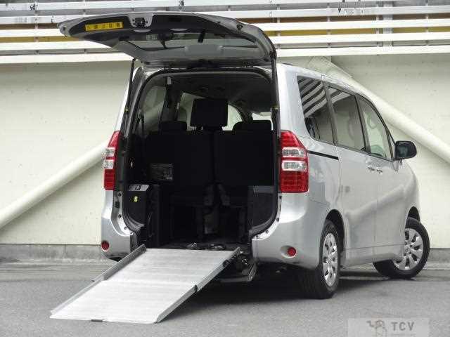 2013 Toyota Noah