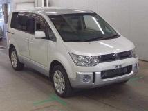 2015 Mitsubishi Delica D5