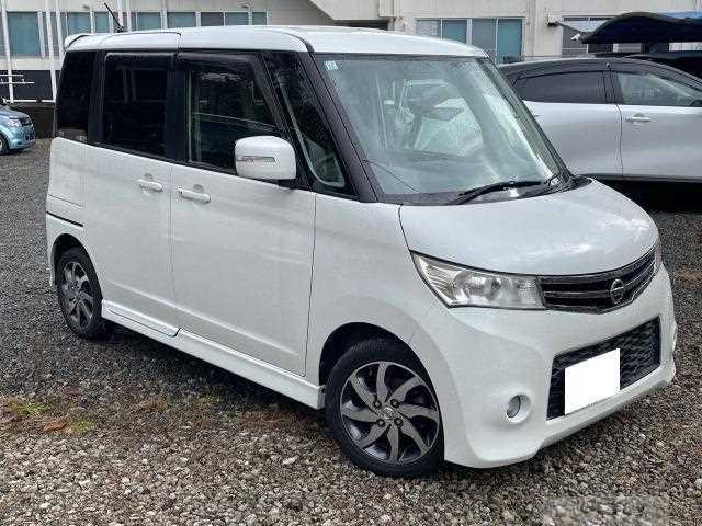 2011 Nissan ROOX