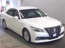 2013 Toyota Crown Hybrid