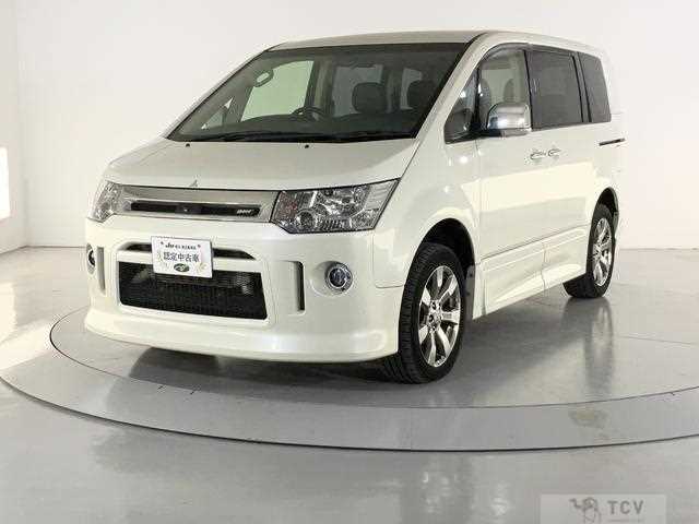 2017 Mitsubishi Delica D5