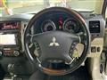 2014 Mitsubishi Pajero