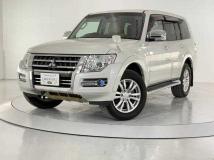 2014 Mitsubishi Pajero