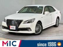 2013 Toyota Crown Hybrid