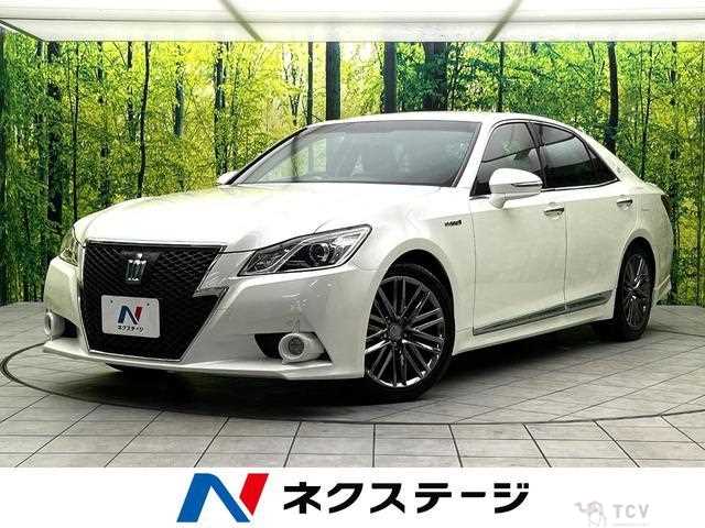 2013 Toyota Crown Hybrid