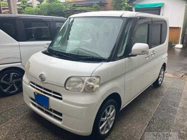 2011 Daihatsu Tanto