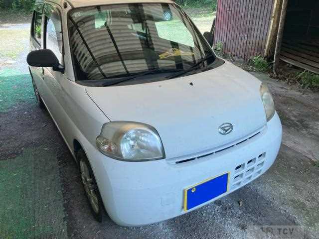 2011 Daihatsu Esse