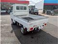 2024 Nissan Clipper Truck