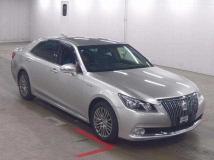 2016 Toyota Crown Majesta