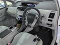 2013 Toyota PRIUS α