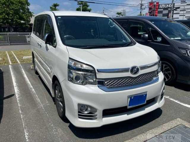 2013 Toyota Voxy