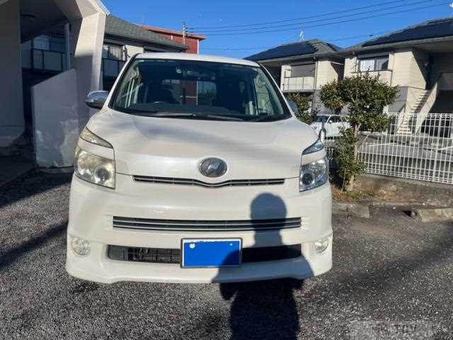 2009 Toyota Voxy