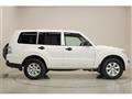2017 Mitsubishi Pajero