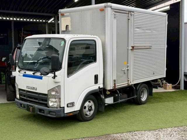 2010 Isuzu Elf Truck