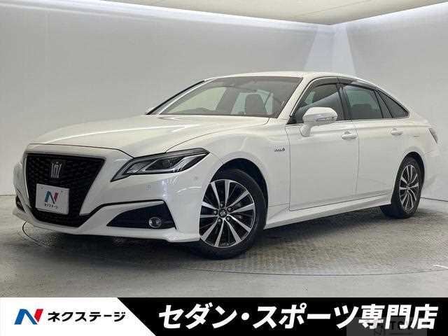 2019 Toyota Crown Hybrid