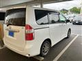 2010 Toyota Noah