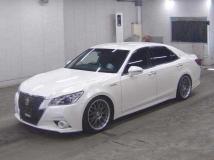 2013 Toyota Crown Hybrid