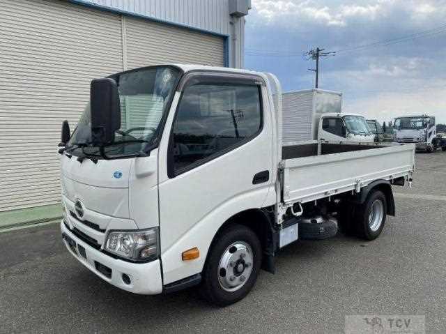 2022 Hino Dutro