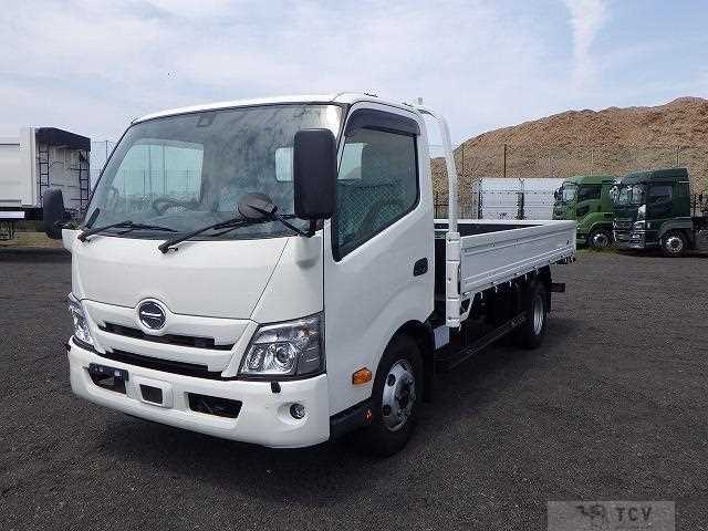 2022 Hino Dutro