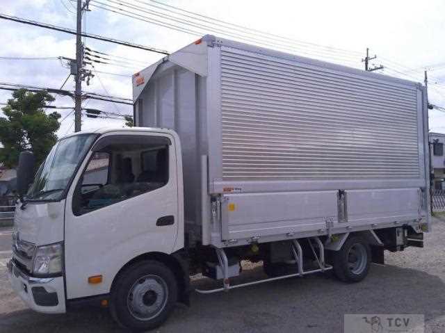 2025 Hino Dutro