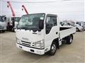 2020 Isuzu Elf Truck