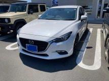 2017 Mazda Axela