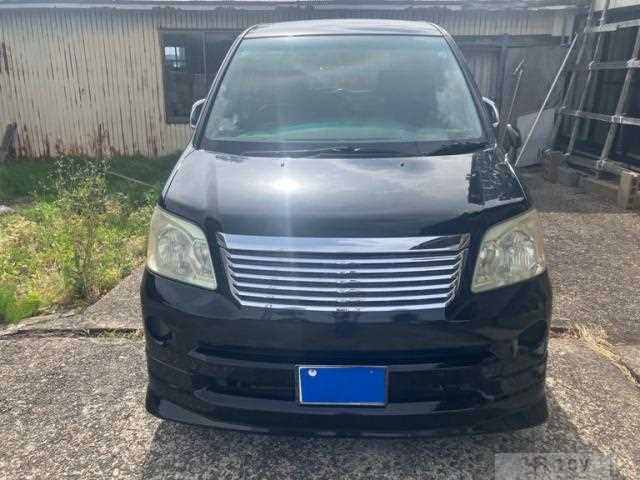 2007 Toyota Noah