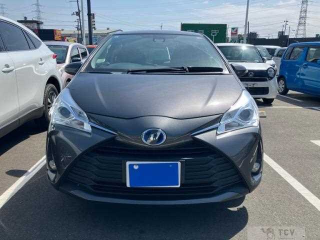 2017 Toyota Vitz