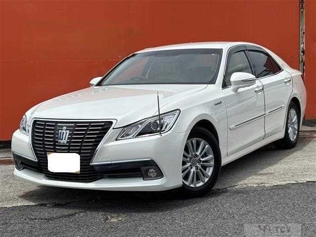2015 Toyota Crown Hybrid