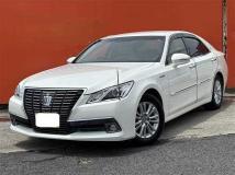 2015 Toyota Crown Hybrid