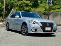 2013 Toyota Crown Hybrid
