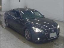 2013 Toyota Crown Hybrid