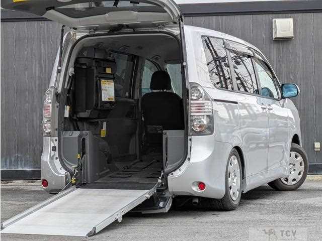 2009 Toyota Voxy