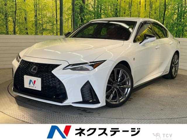 2021 Lexus IS