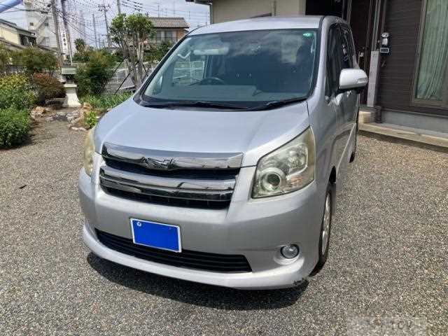 2007 Toyota Noah