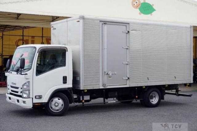 2020 Isuzu Elf Truck