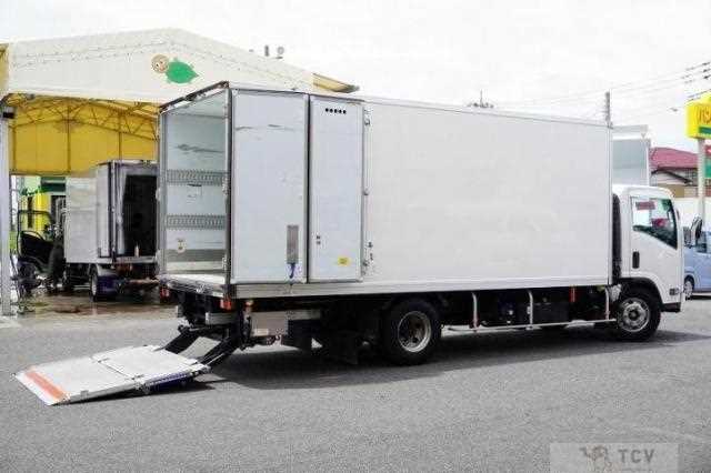 2020 Isuzu Elf Truck