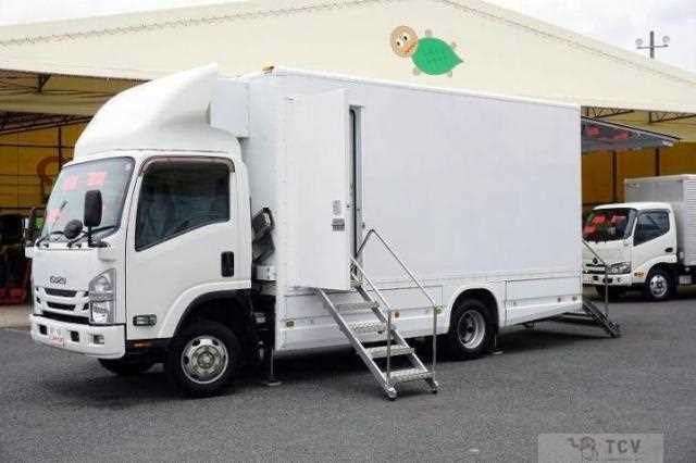 2016 Isuzu Elf Truck