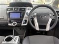 2013 Toyota PRIUS α