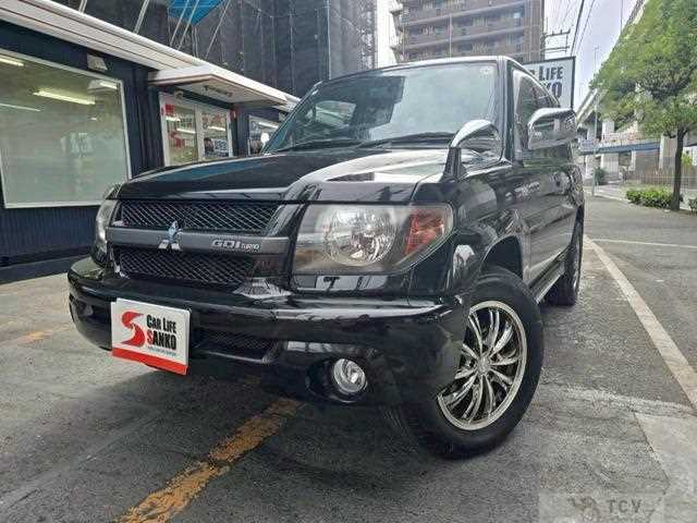 2004 Mitsubishi Pajero iO