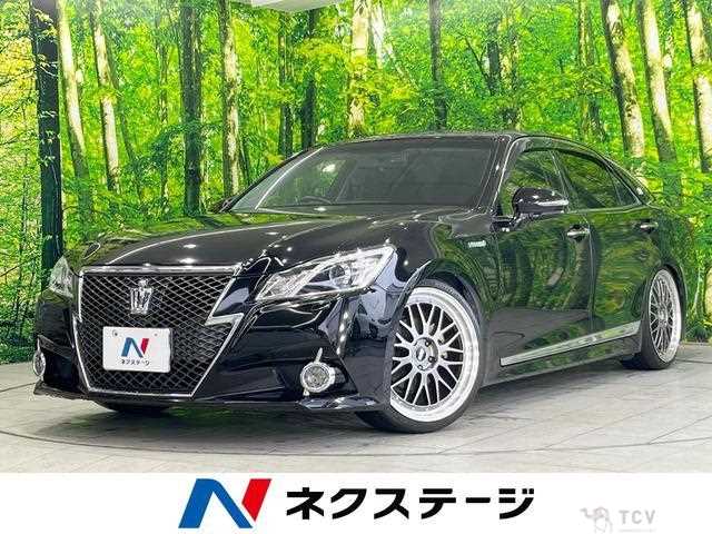 2013 Toyota Crown Hybrid