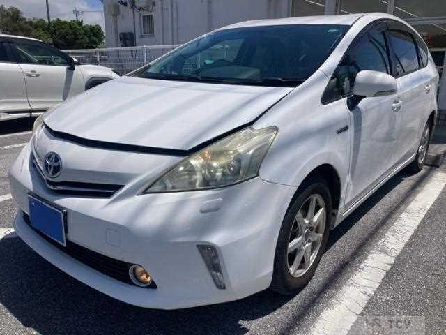2013 Toyota PRIUS α