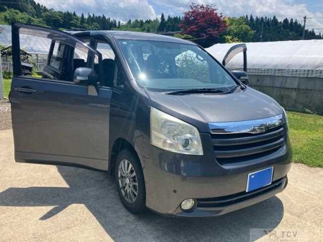 2008 Toyota Noah