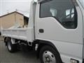 2016 Isuzu Elf Truck