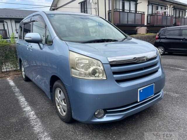 2009 Toyota Noah